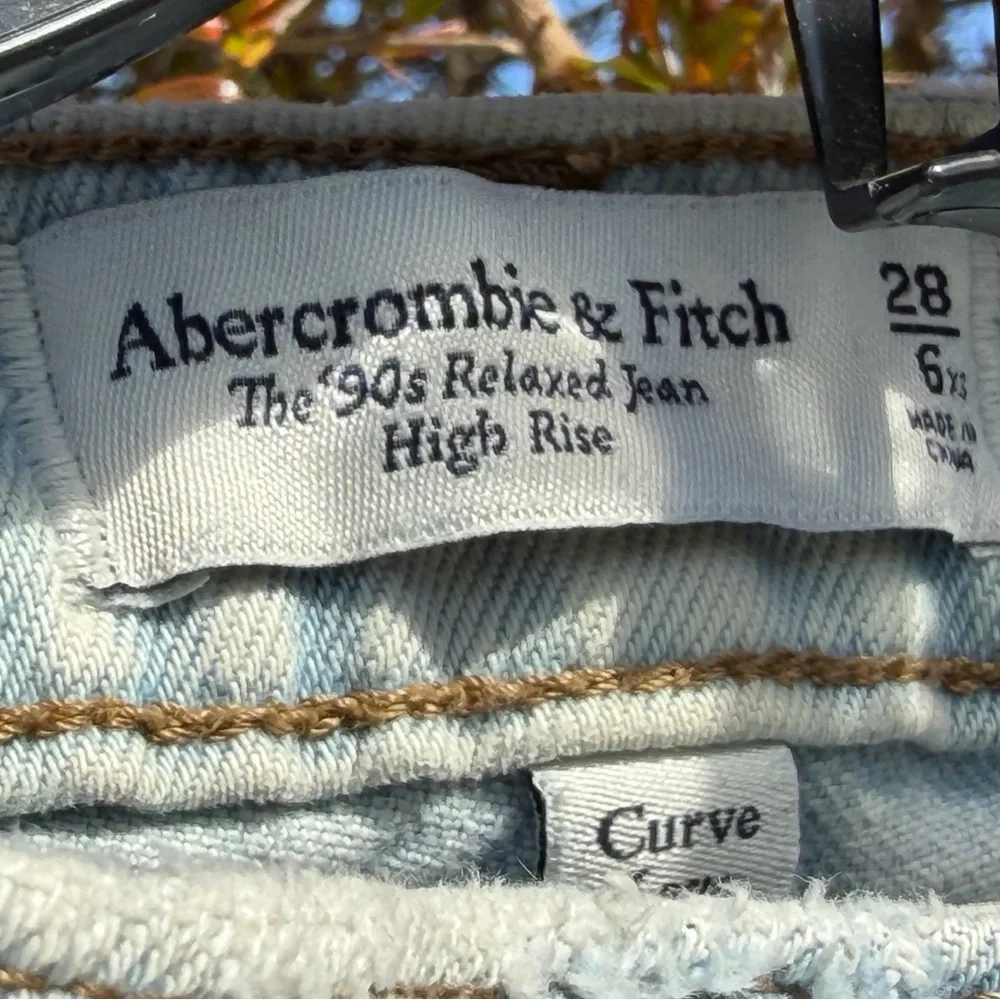 Abercrombie & Fitch Light Wash Flare Jeans - Picture 4 of 8
